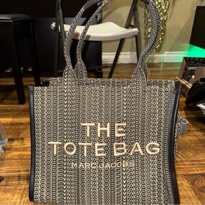 Marc JacobsThe Monogram Large Tote Bag